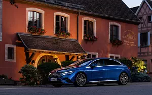 Mercedes-AMG EQE 53 4MATIC+ (Sodalite Blue Metallic)     