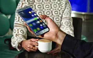 Samsung Galaxy S7 edge      HD 