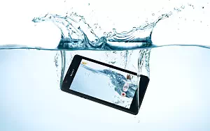 Sony Xperia ZR      HD 