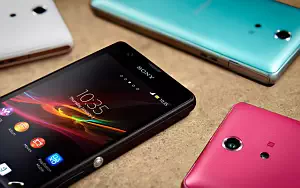 Sony Xperia ZR      HD 