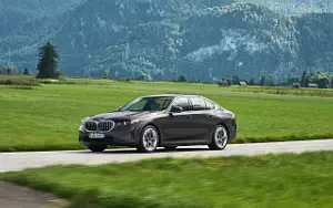 BMW 530e (Sophisto Grey Metallic)  