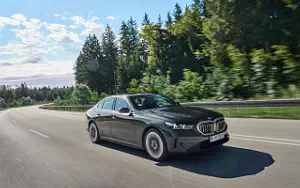 BMW 530e (Sophisto Grey Metallic)  