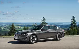 BMW 530e (Sophisto Grey Metallic)  