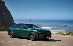 BMW i7 M70 xDrive (Aurora Diamond Green)  