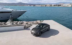 Porsche Macan and Yacht wallpapers