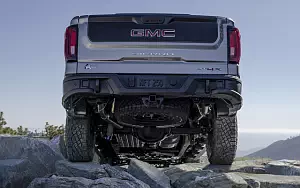 Off Road 4x4 GMC Sierra AT4X Crew Cab AEV Edition  