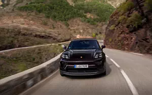 Porsche Macan 4 (Copper Ruby Metallic)  