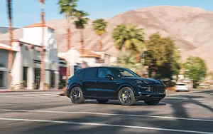 Porsche Cayenne E-Hybrid (Algarve Blue Metallic)  