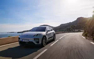 Porsche Macan Turbo (Ice Grey Metallic)  