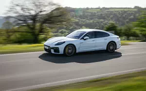 Porsche Panamera 4S E-Hybrid (Carrara White Metallic)  