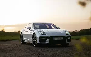 Porsche Panamera 4S E-Hybrid (Carrara White Metallic)  